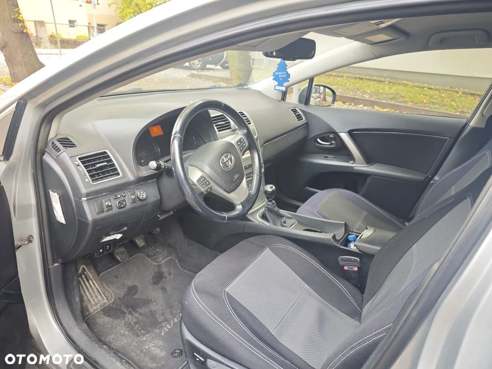 Toyota Avensis Combi 1.8 Comfort - 9