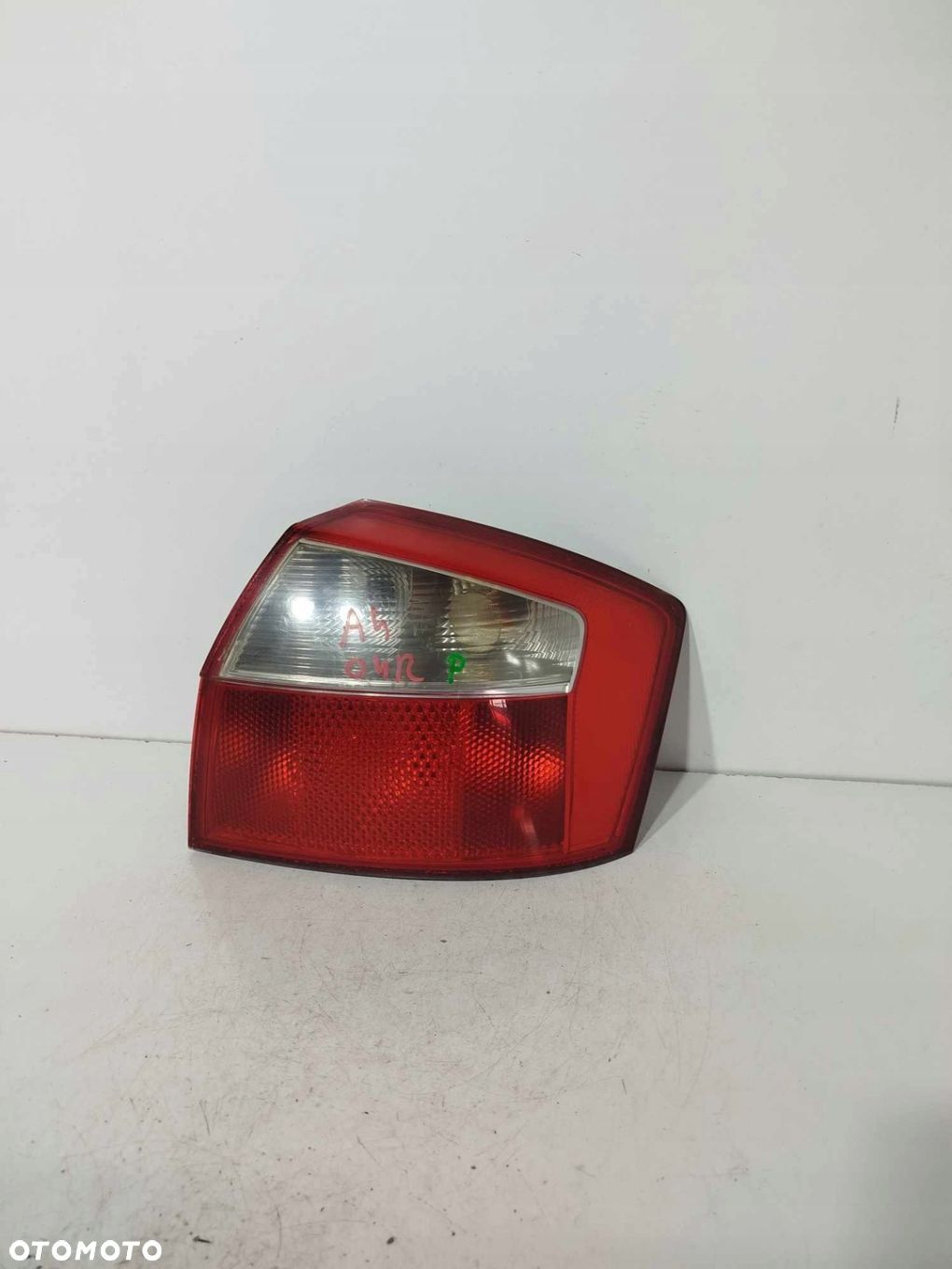 LAMPA PRAWA TYLNA TYŁ AUDI A4 B6 SEDAN 00- 04 - 1