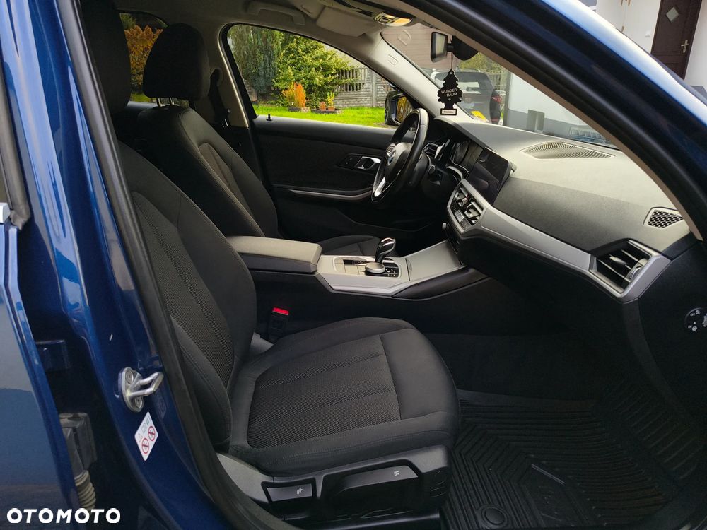 BMW Seria 3 - 34