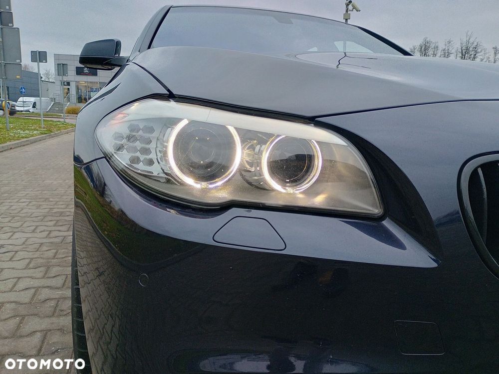 BMW Seria 5 550i xDrive - 9