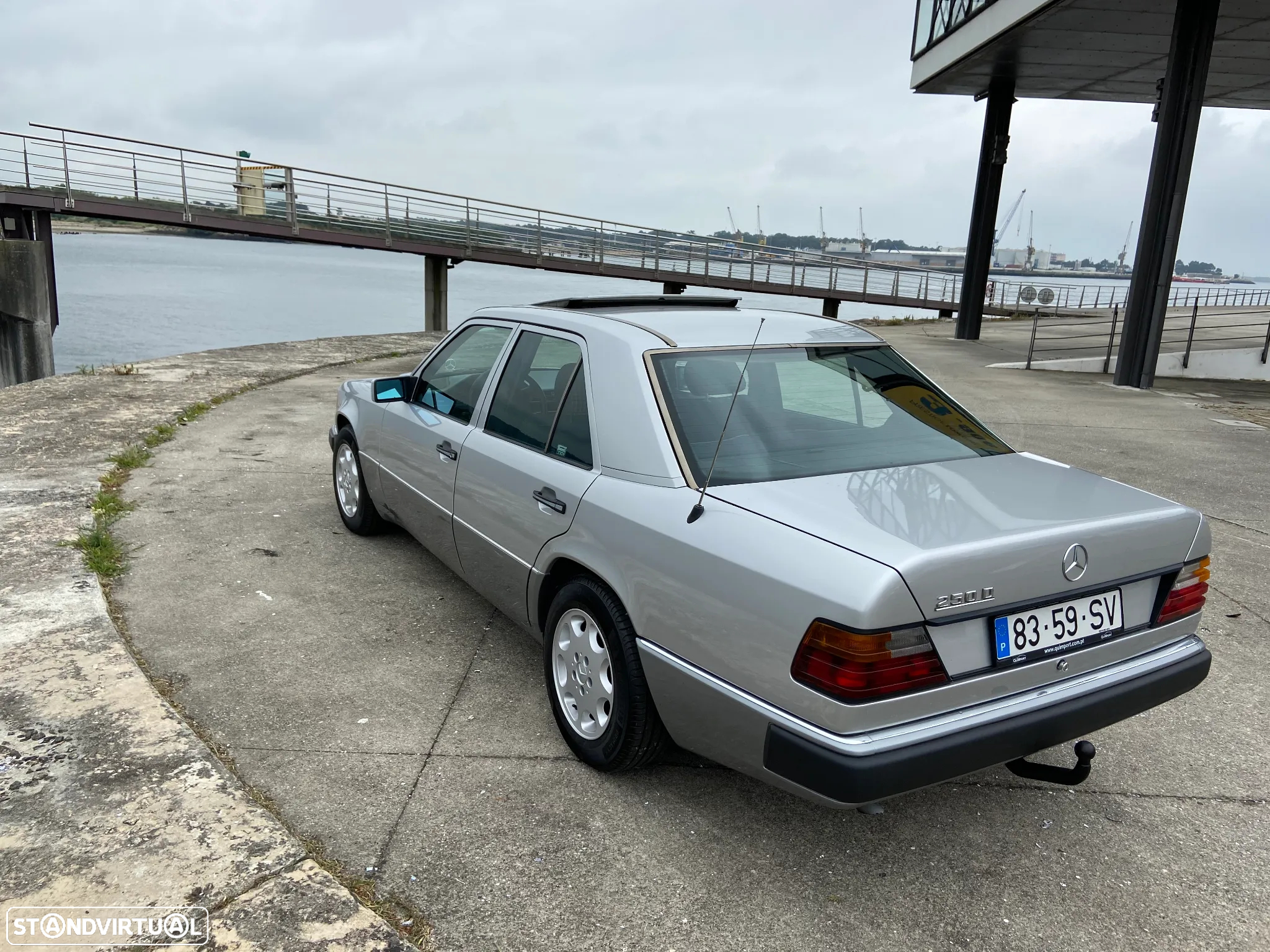 Mercedes-Benz 250 D - 6