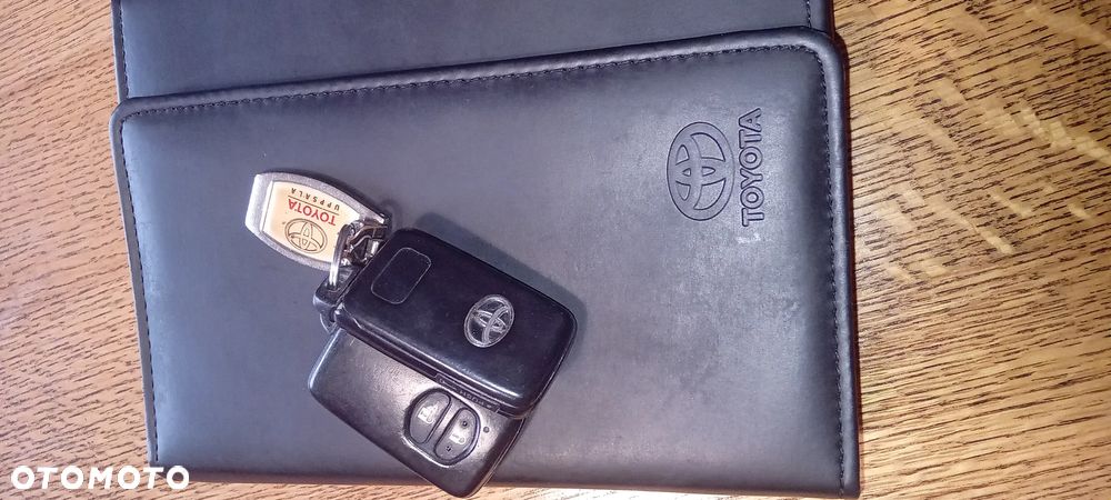 Toyota Prius (Hybrid) Executive - 15