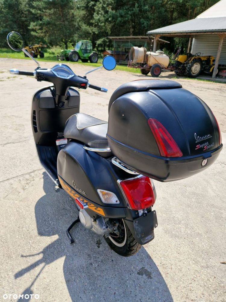Vespa GTS - 2