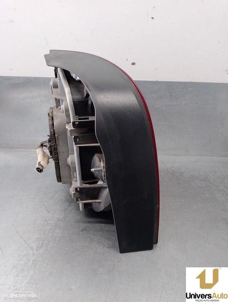 FAROLIM TRASEIRO DIREITO VOLKSWAGEN POLO 2004 -6Q6945112A - 1