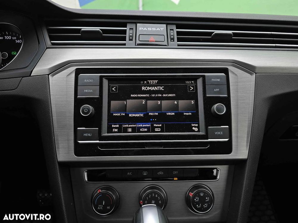 Volkswagen Passat - 12