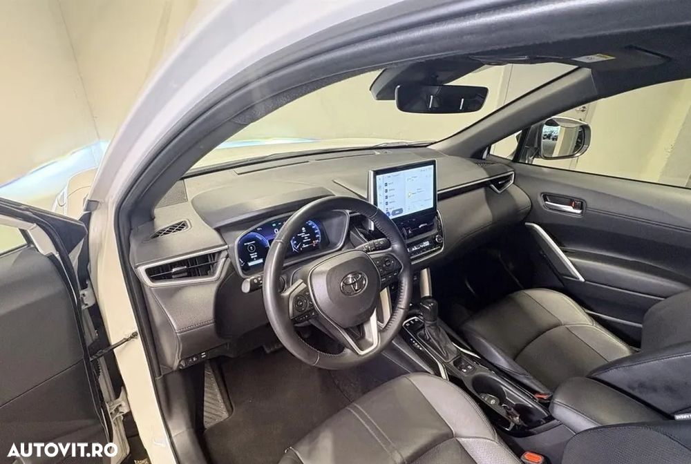 Toyota Corolla 2.0 HSD Exclusive Plus - 9