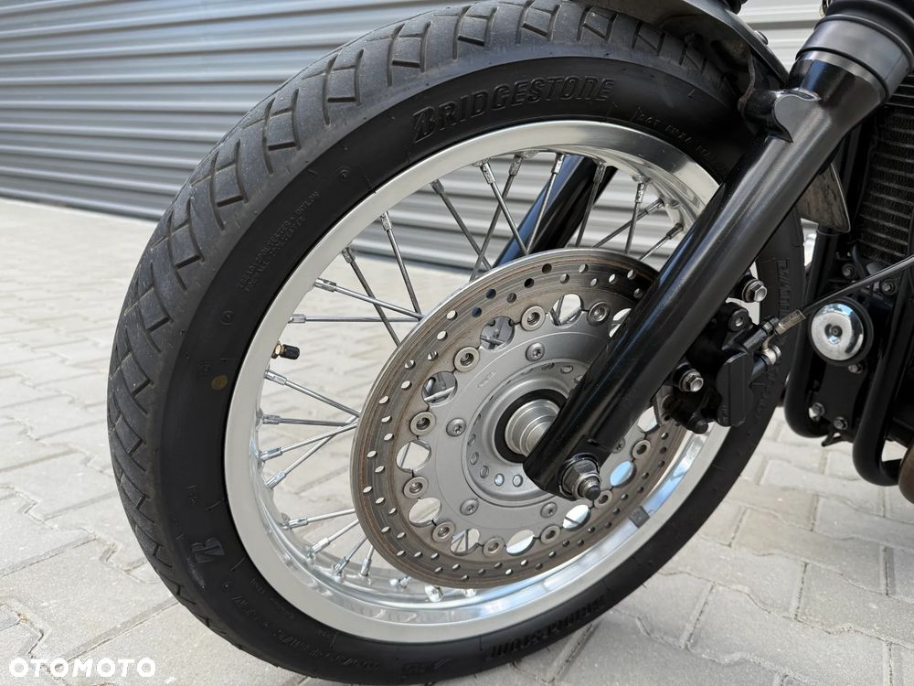 Triumph Thruxton - 16