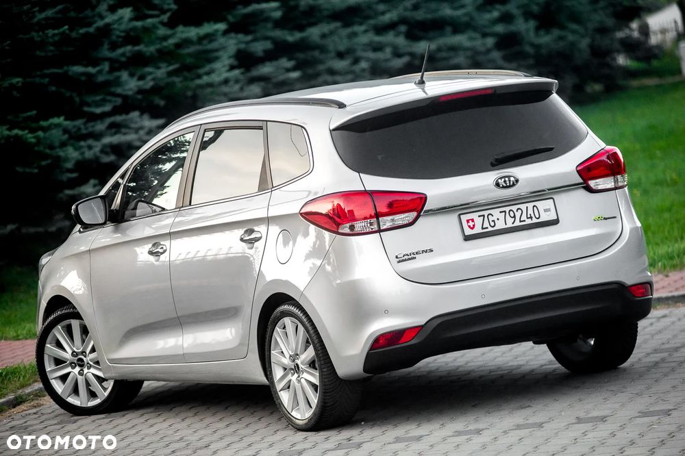 Kia Carens - 17