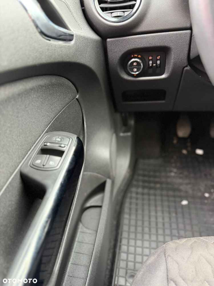 Opel Corsa 1.2 16V Edition / Active - 26