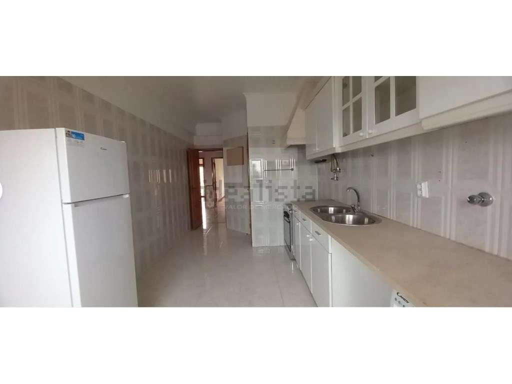 Apartamento T2, situado em Brandoa (Amadora - Grande imagem: 4/18