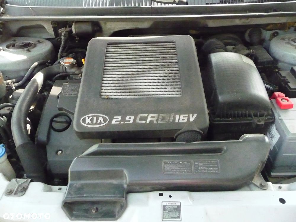 Kia Carnival - 12