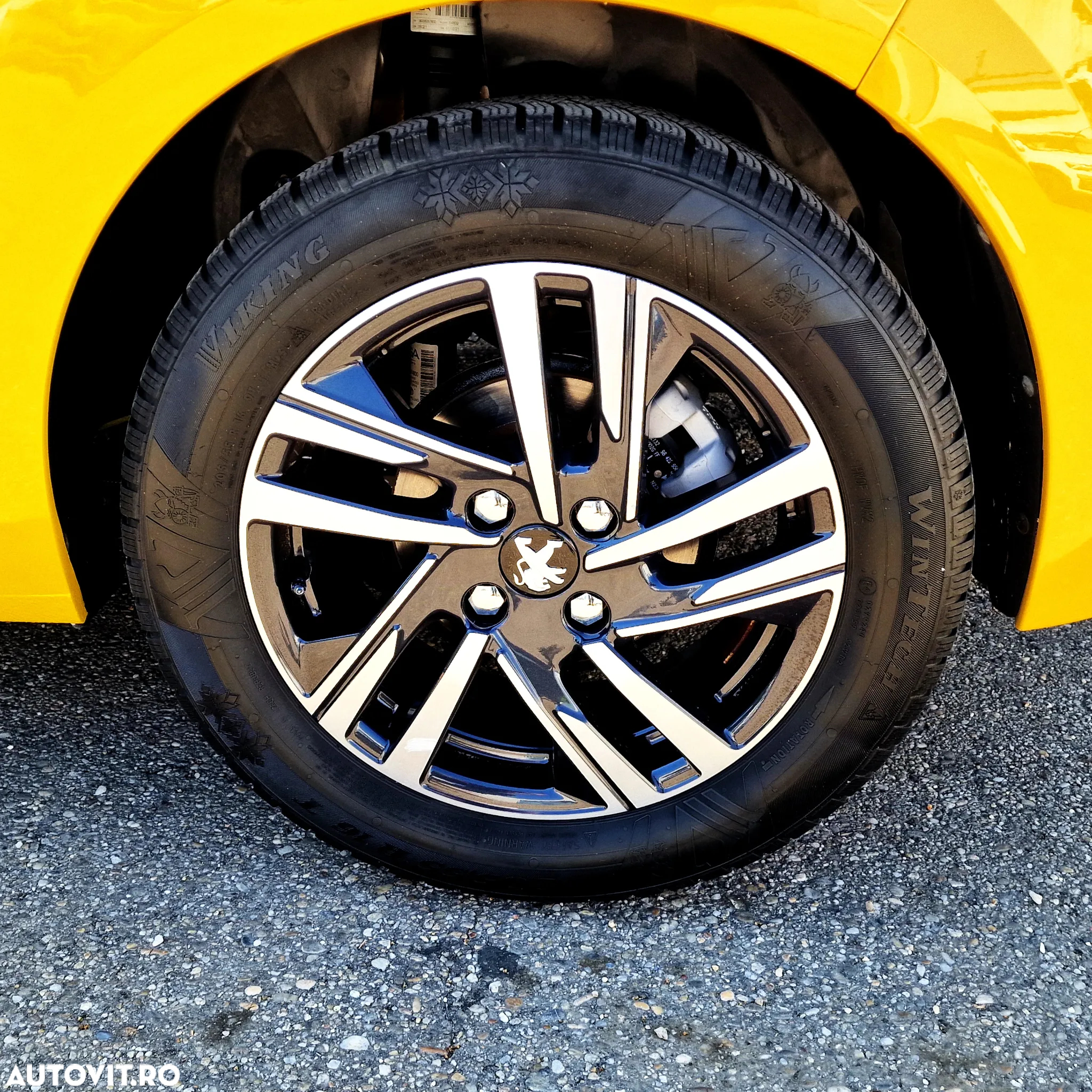 Peugeot 208 1.2 L PureTech STT Active - 13