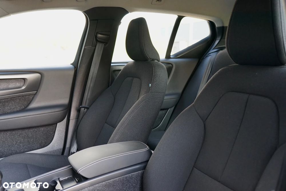 Volvo XC 40 T2 Momentum - 32
