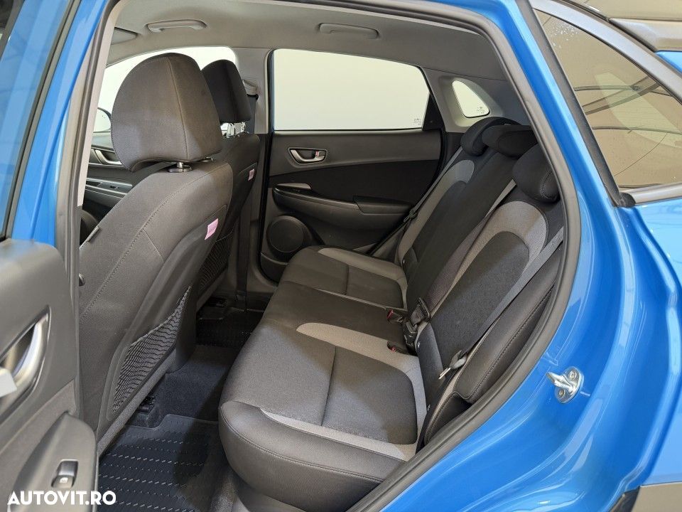 Hyundai KONA - 7