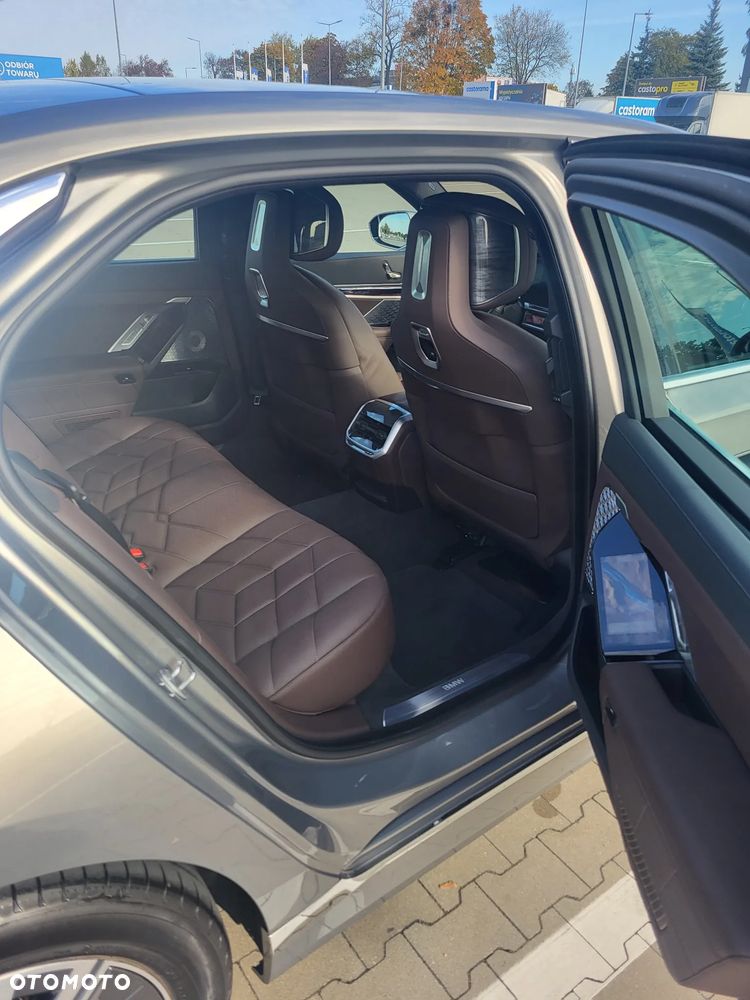 BMW Seria 7 - 20