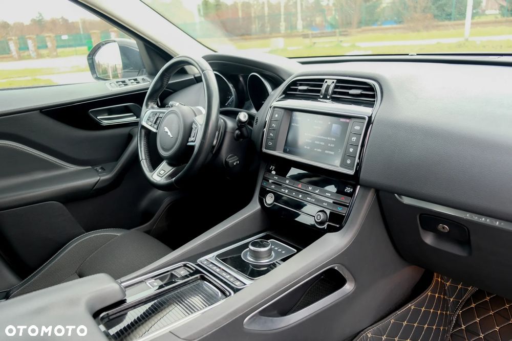 Jaguar F-Pace 20d AWD R-Sport - 25