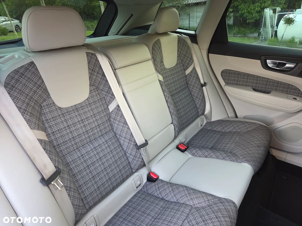 Volvo XC 60 B4 D AWD Momentum Pro - 18