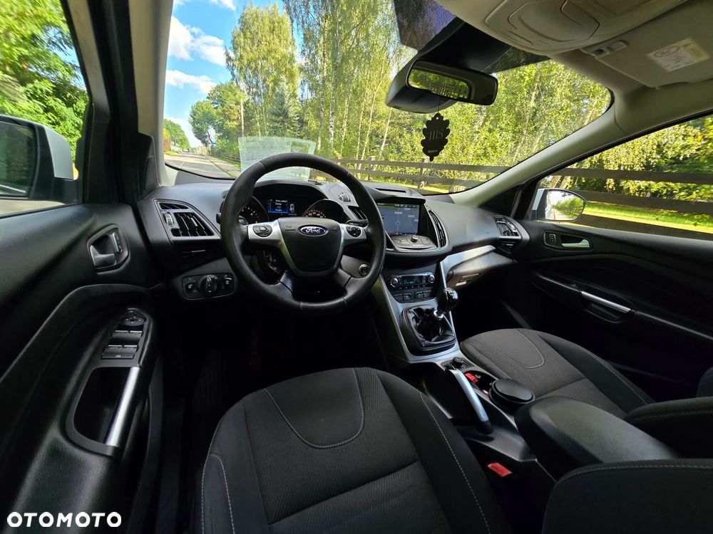Ford Kuga 2.0 TDCi 2x4 Titanium - 34