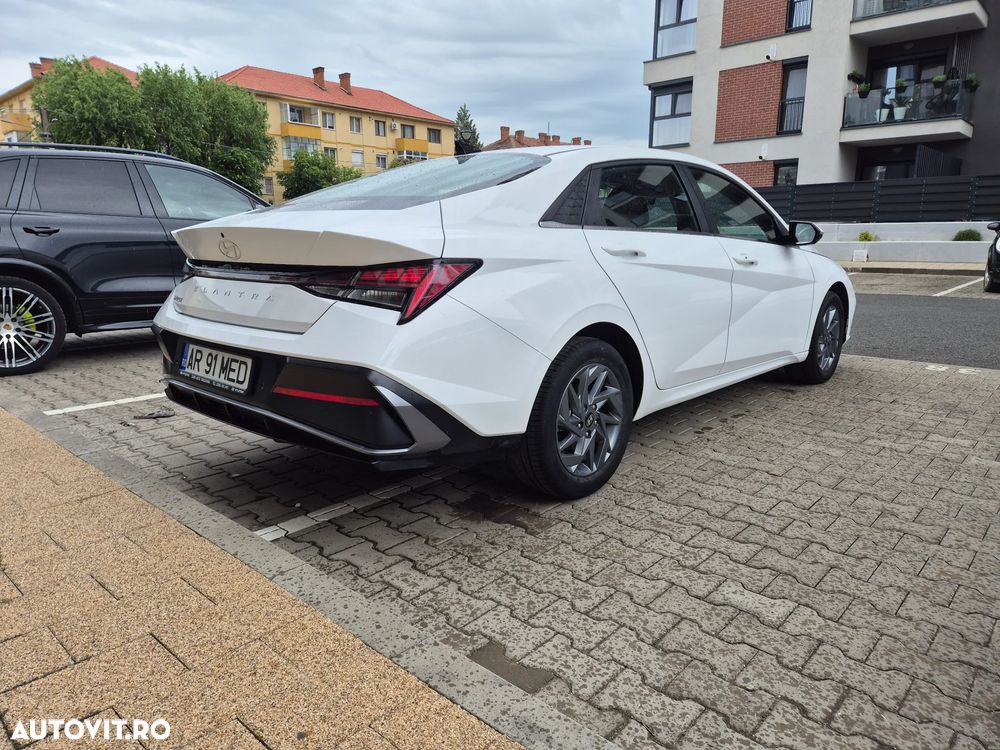 Hyundai Elantra 1.6 l 123 CP CVT Highway - 6