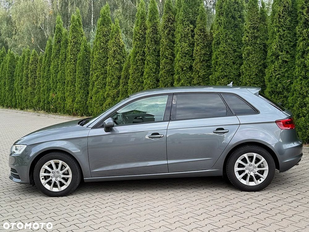 Audi A3 Sportback 1.6 TDI design - 8