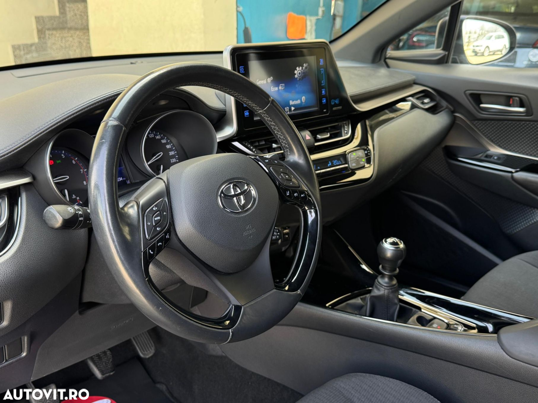 Toyota C-HR - 5