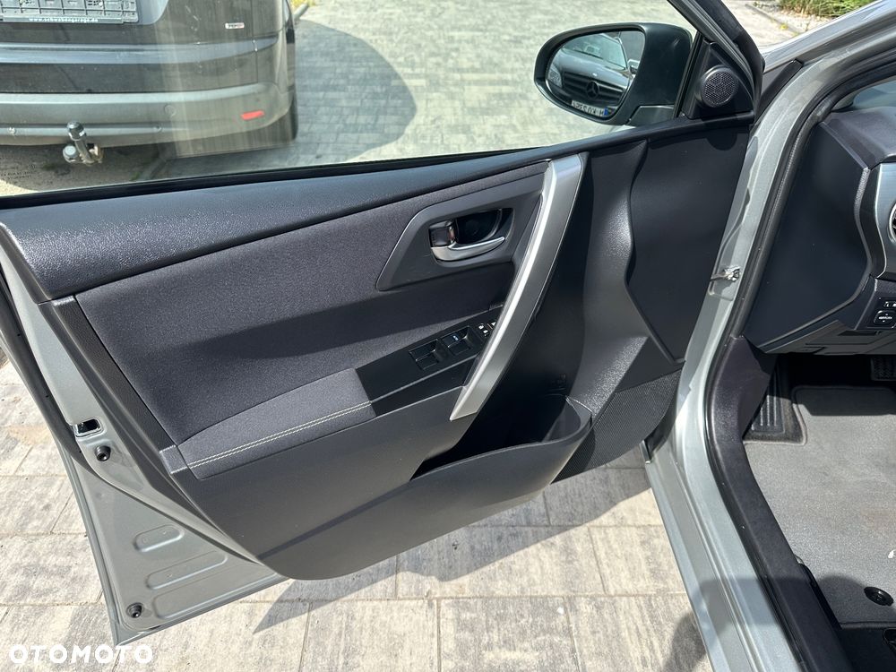 Toyota Auris - 16