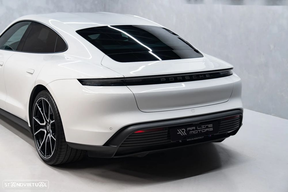 Porsche Taycan Bateria Performance Plus - 13