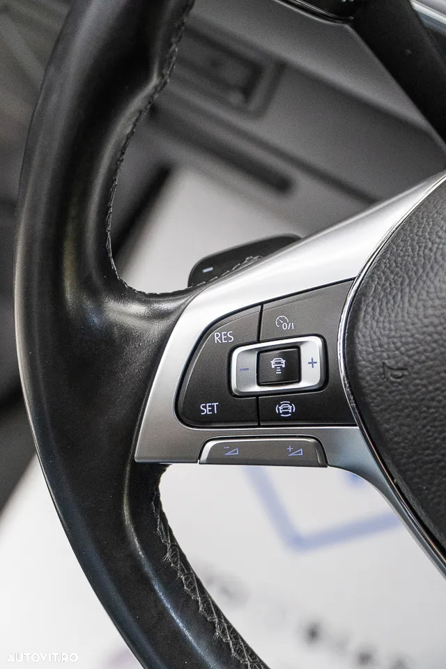 Volkswagen Touareg V6 TDI 4MOTION Elegance - 22