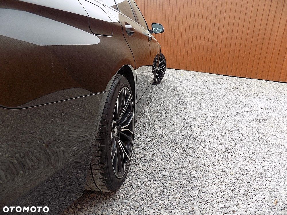 BMW Seria 5 518d - 27