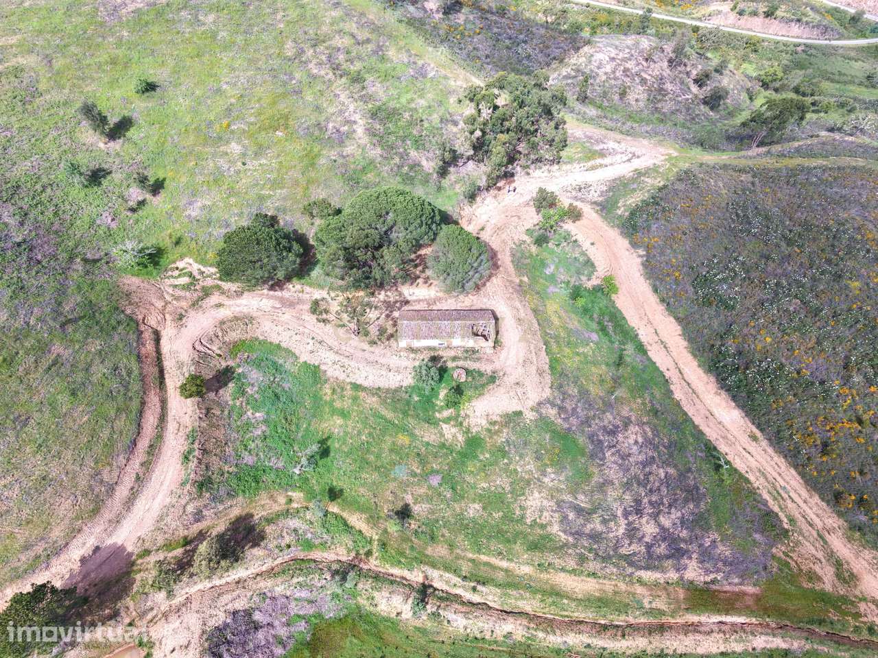 Ruína de 81m2 + Terreno de 3,7ha | Perto de Praia do Carvalhal - Grande imagem: 2/8
