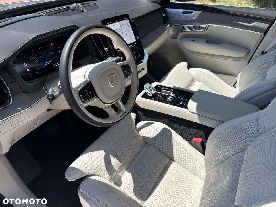 Volvo XC 90 - 9
