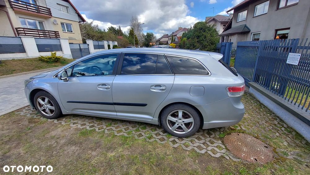 Toyota Avensis 2.0 D-4D Sol - 8