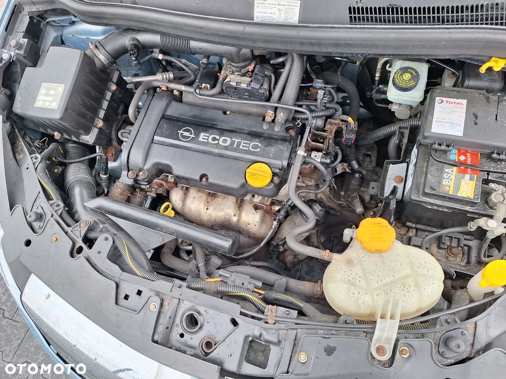 Opel Corsa 1.2 16V Cosmo - 8