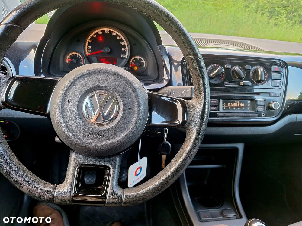 Volkswagen up! United - 13
