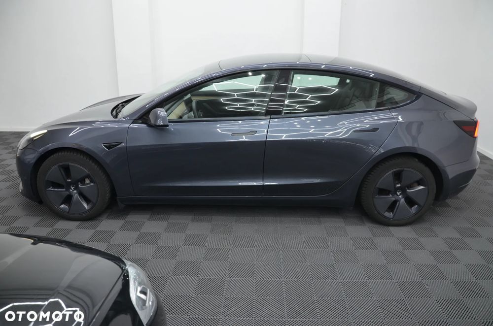 Tesla Model 3 Standard Reichweite Plus Hinterradantrieb - 5