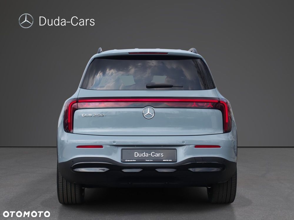 Mercedes-Benz GLB - 4