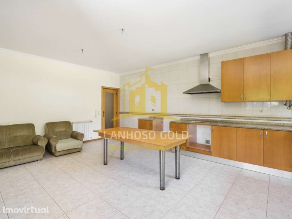 Moradia T4 em Amares - Conforto, Espaço e Excelente Localização - Grande imagem: 3/33