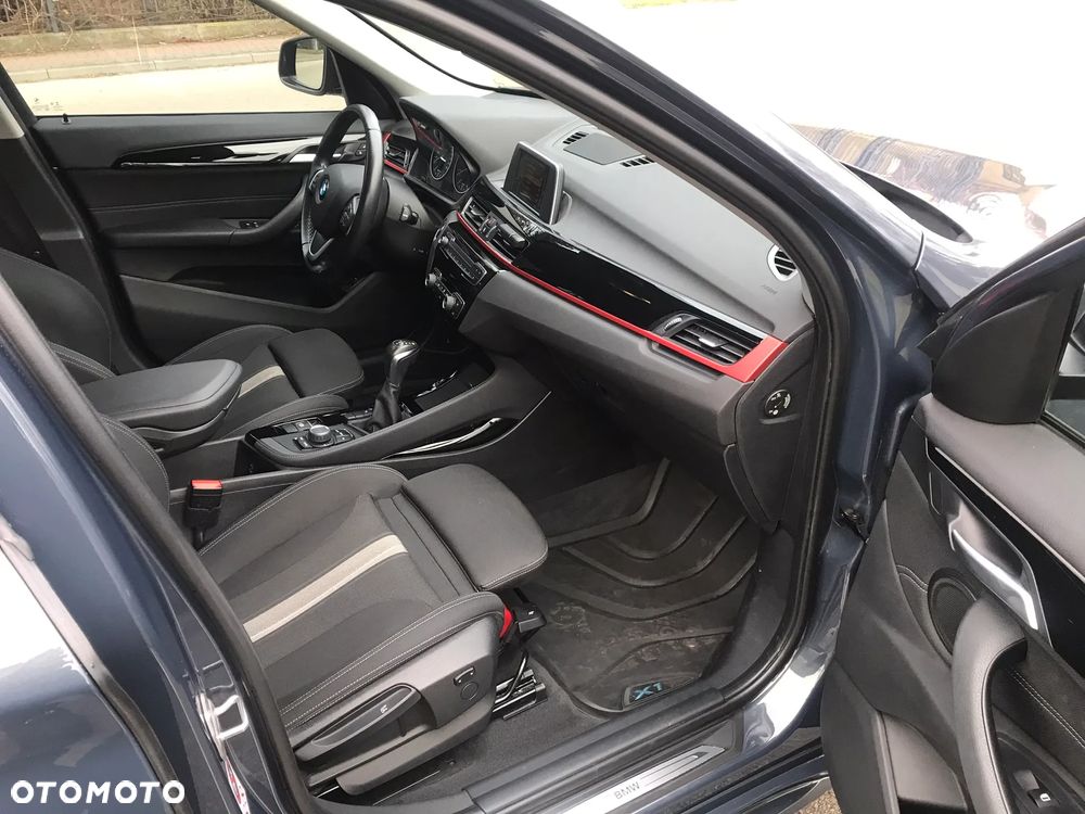 BMW X1 sDrive18d xLine - 12