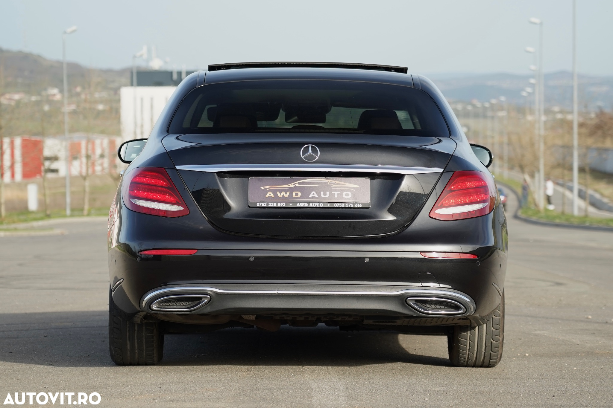 Mercedes-Benz E 220 d 9G-TRONIC Exclusive - 26