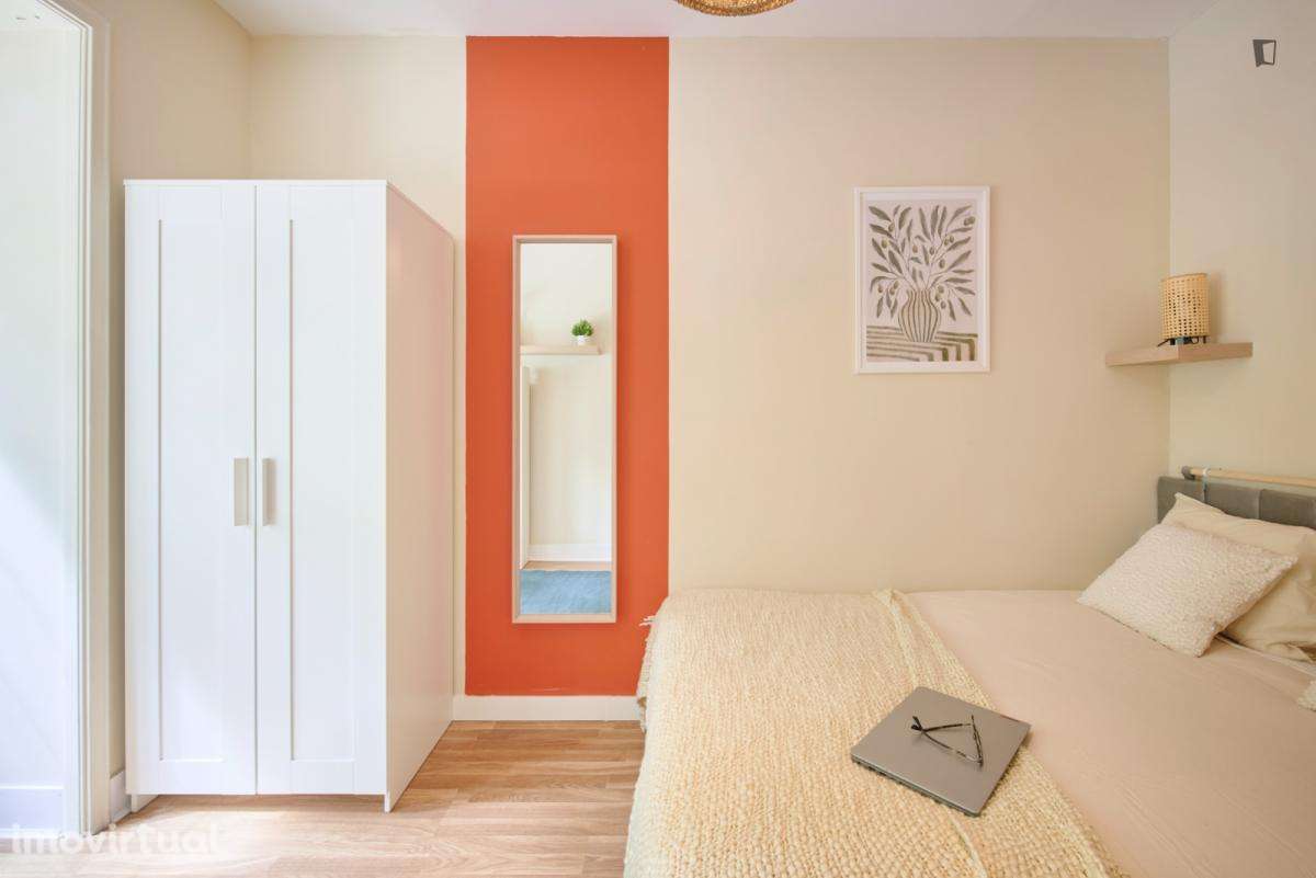 Quarto - localizado em Marquês de Pombal Lisbon - Grande imagem: 4/48