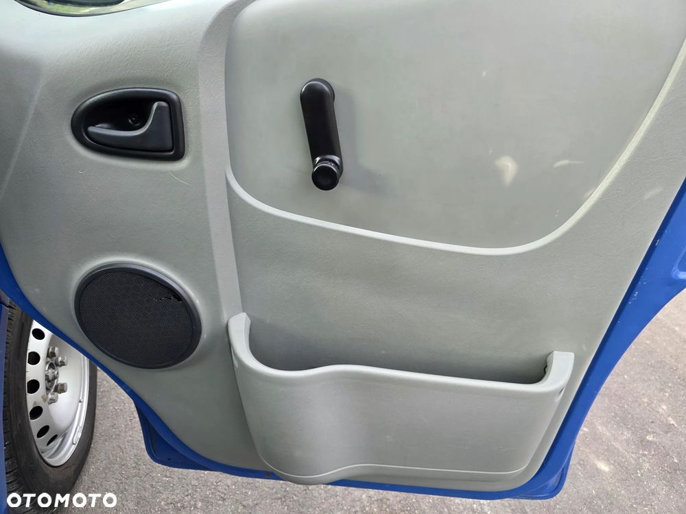 Opel Vivaro - 18