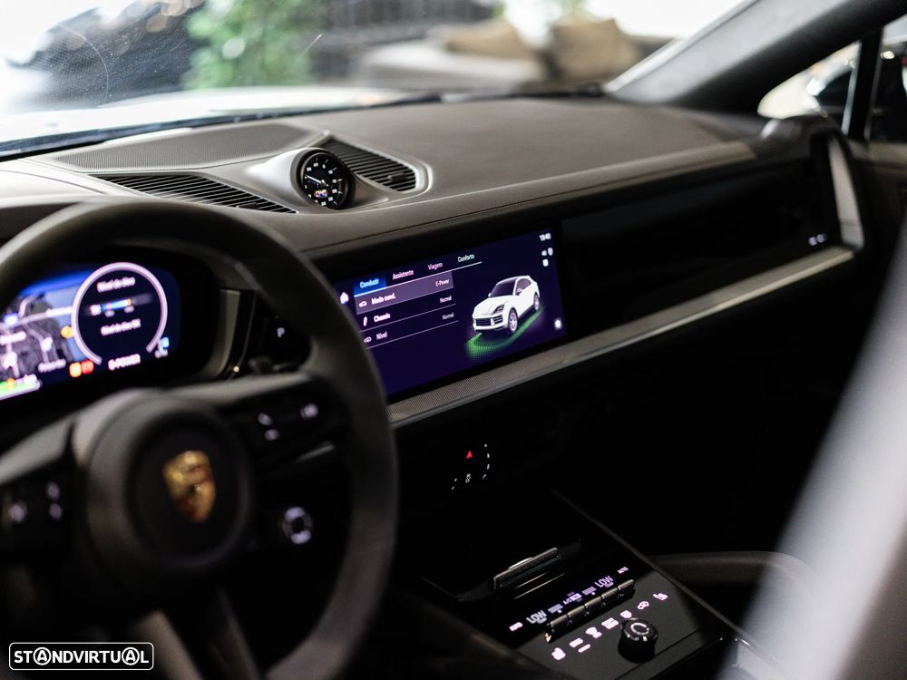 Porsche Cayenne Coupé E-Hybrid - 33