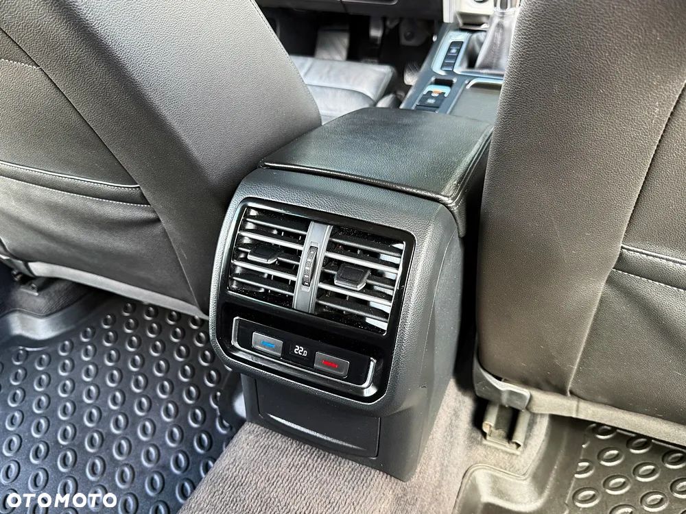 Volkswagen Passat Variant 2.0 TDI (BlueMotion Technology) Highline - 30