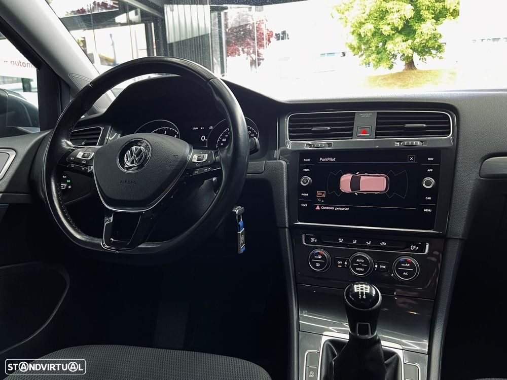 VW Golf 1.6 TDI Confortline - 18