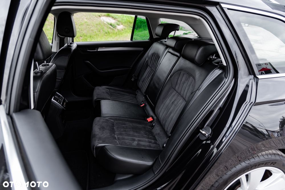 Skoda Superb 2.0 TDI Style DSG - 33