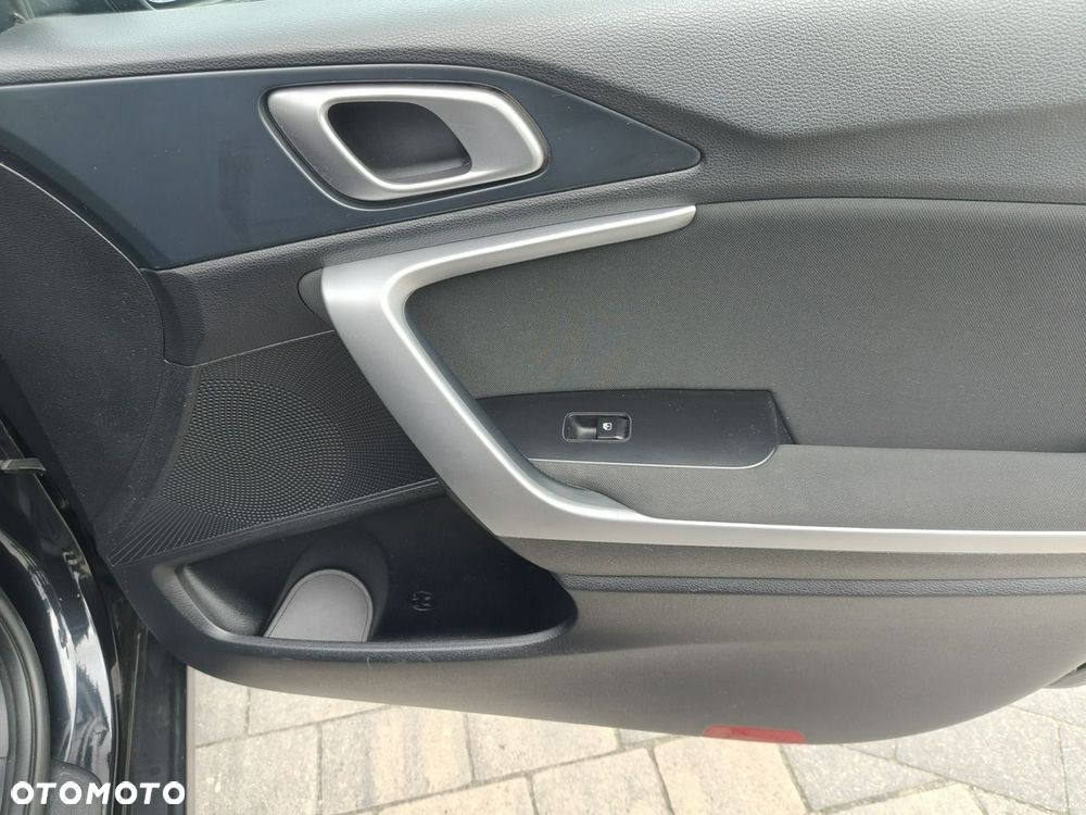 Kia Ceed - 24
