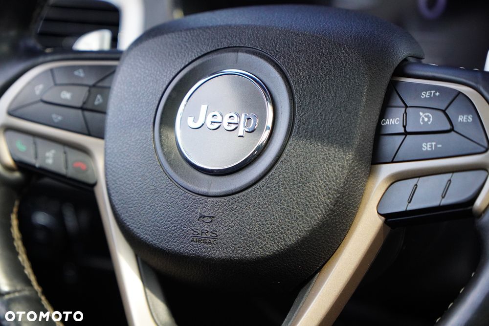 Jeep Grand Cherokee - 37
