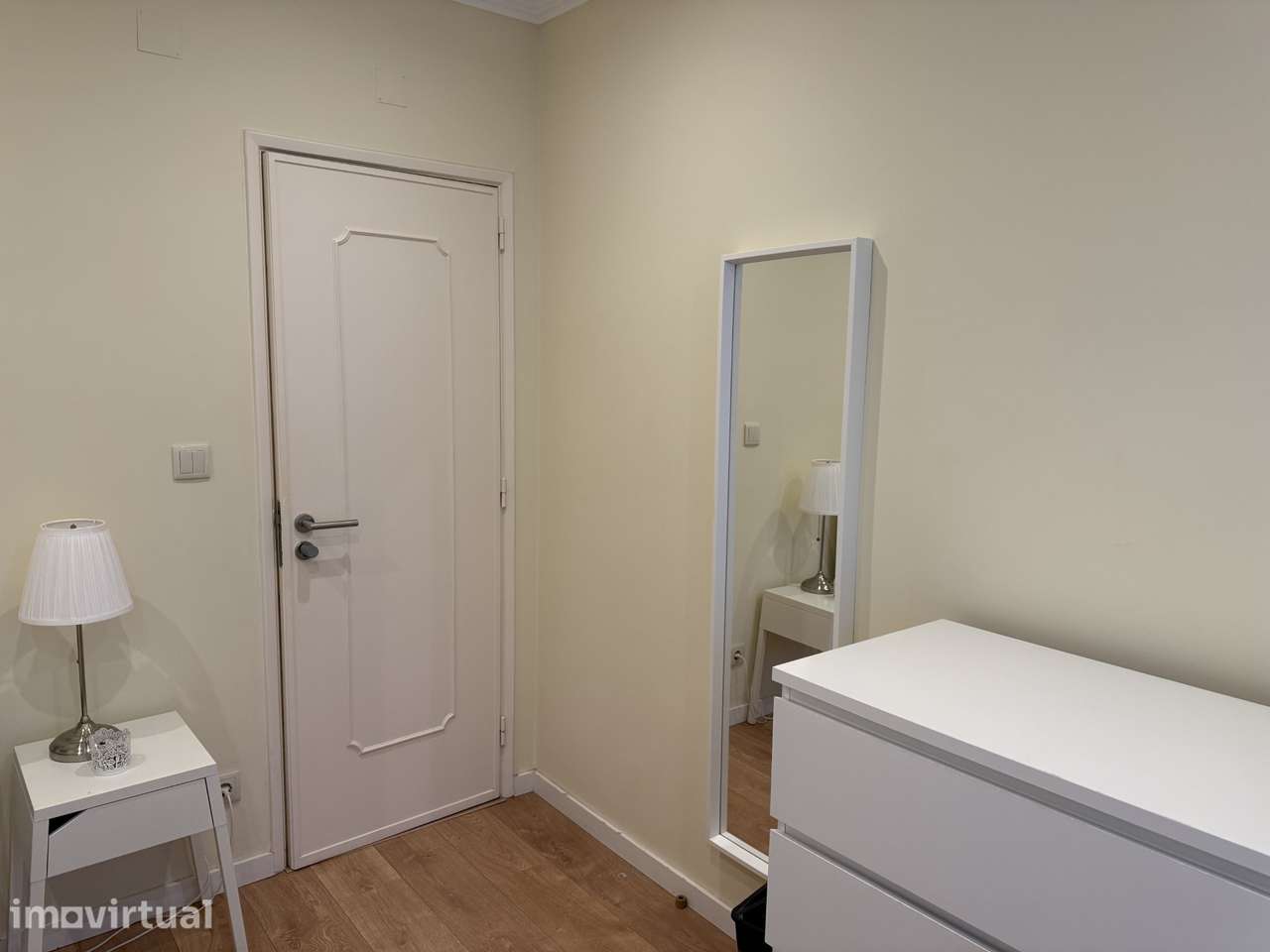 Quarto em Oeiras (c/ WC Privativa) - Grande imagem: 4/17