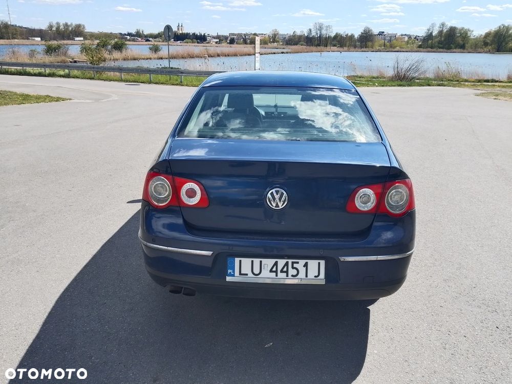 Volkswagen Passat 2.0 TDI Comfortline - 6