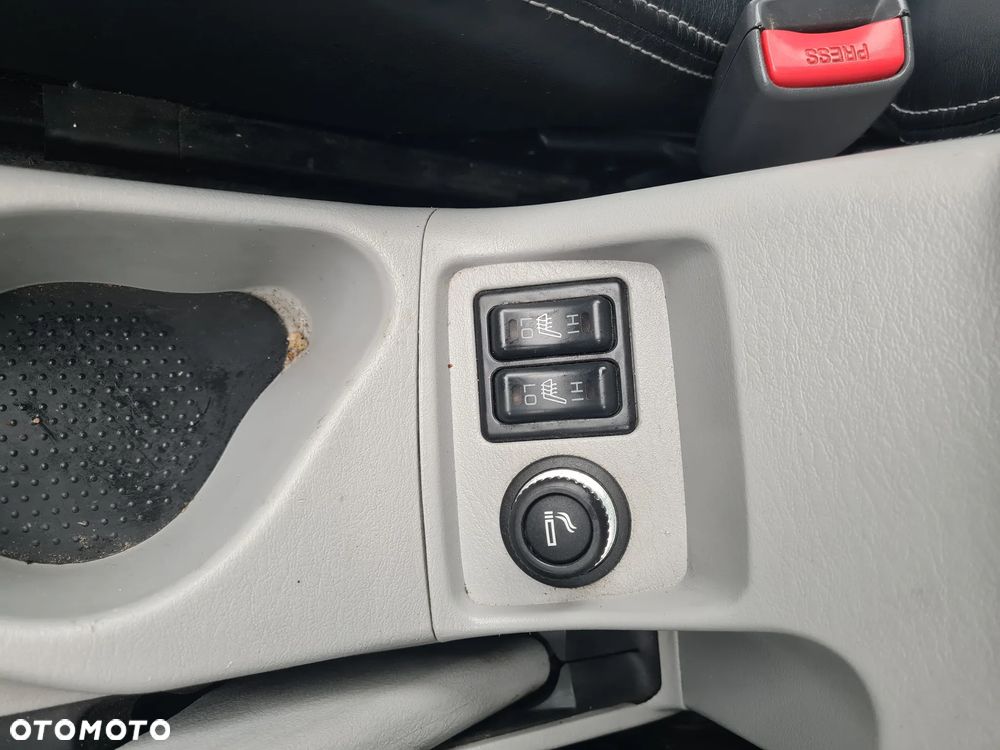 Mitsubishi Pajero 3.5 V6 GDI (lea) - 26